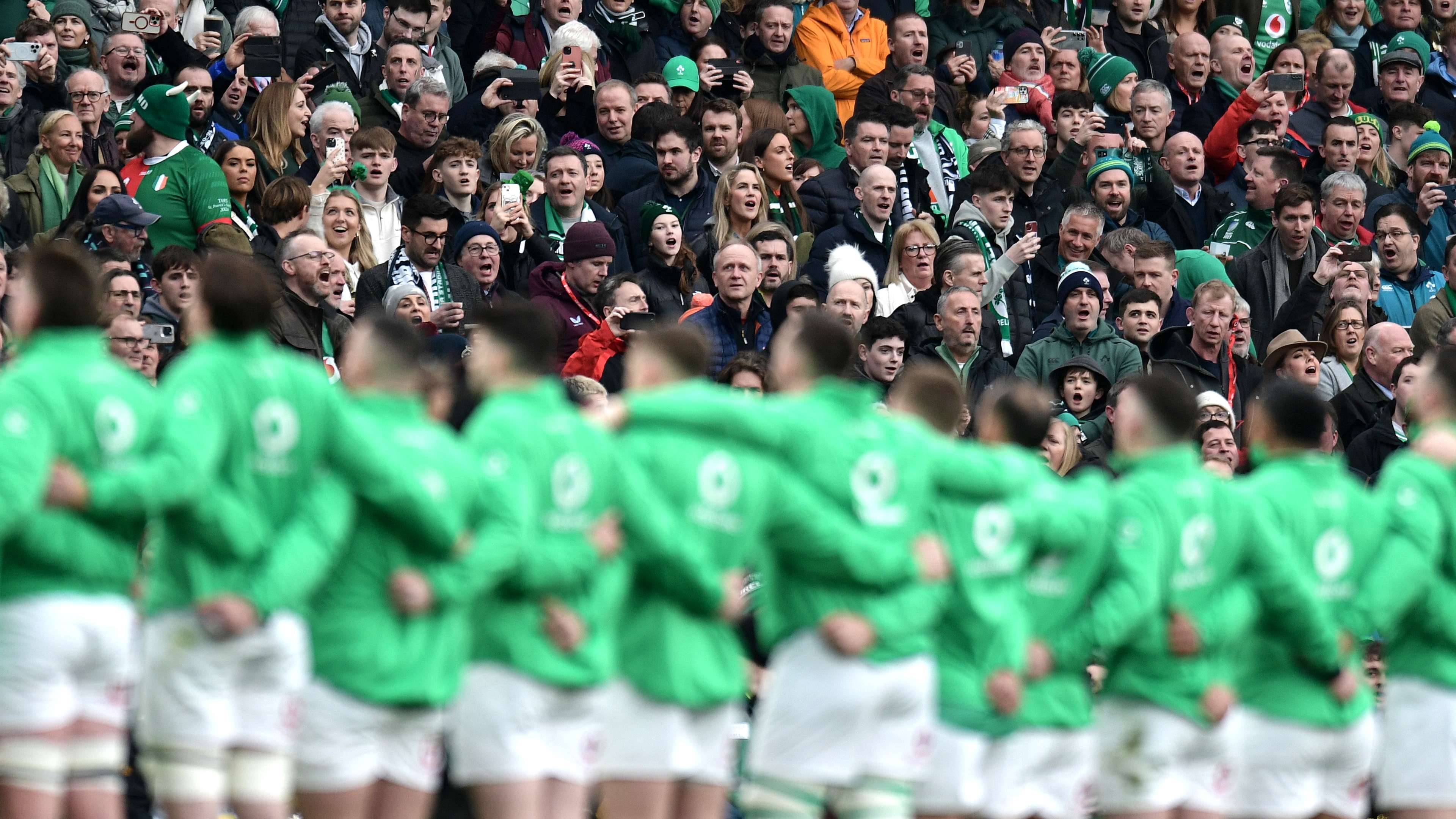 在这个充满 在这个充满